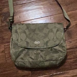 it’s A every day bag it's fit A lop top and book's